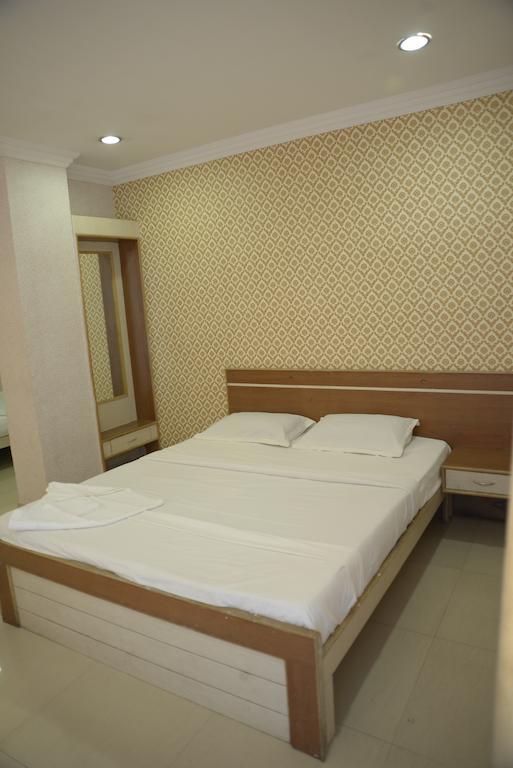 Hotel Sri Sai Krupa Hyderabad Quarto foto