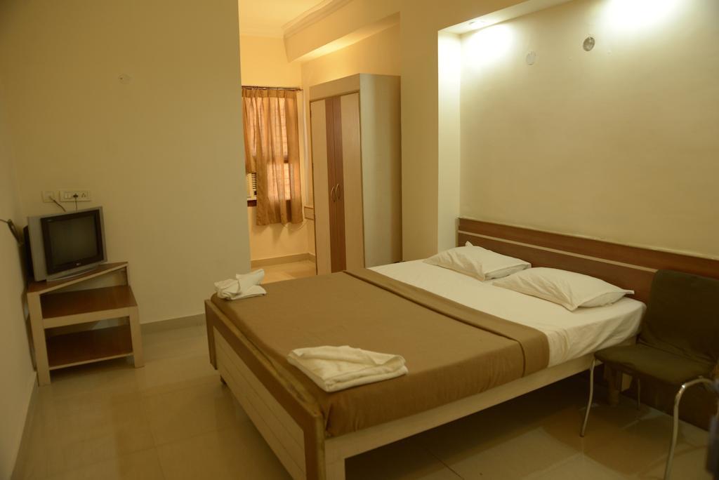 Hotel Sri Sai Krupa Hyderabad Quarto foto