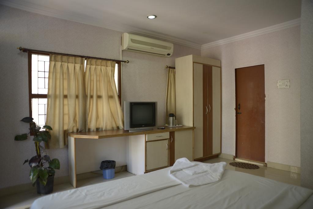 Hotel Sri Sai Krupa Hyderabad Quarto foto