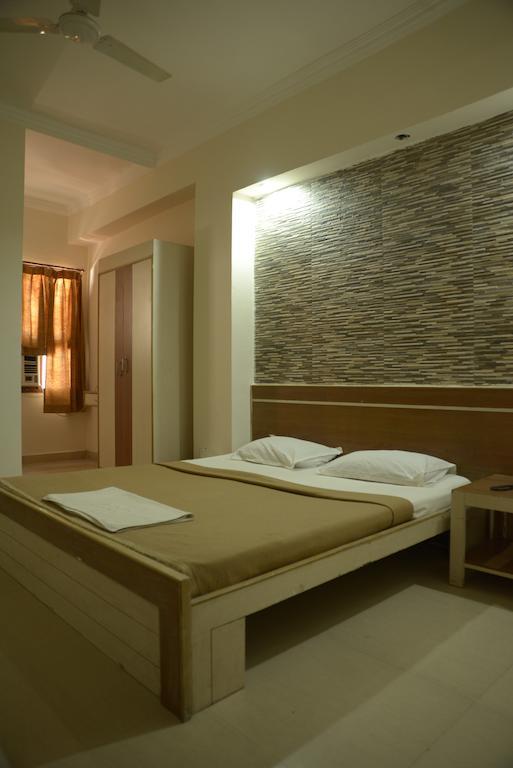 Hotel Sri Sai Krupa Hyderabad Quarto foto
